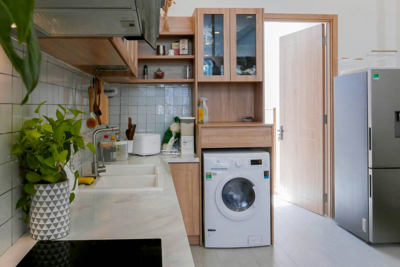 Nasse Wäsche in einer Waschmaschine